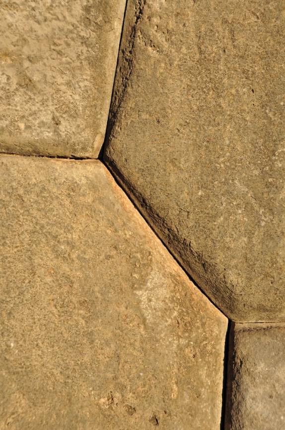 O incrível encaixe das construções incas nas ruínas de Saqsaywamán, em Cusco, no Peru